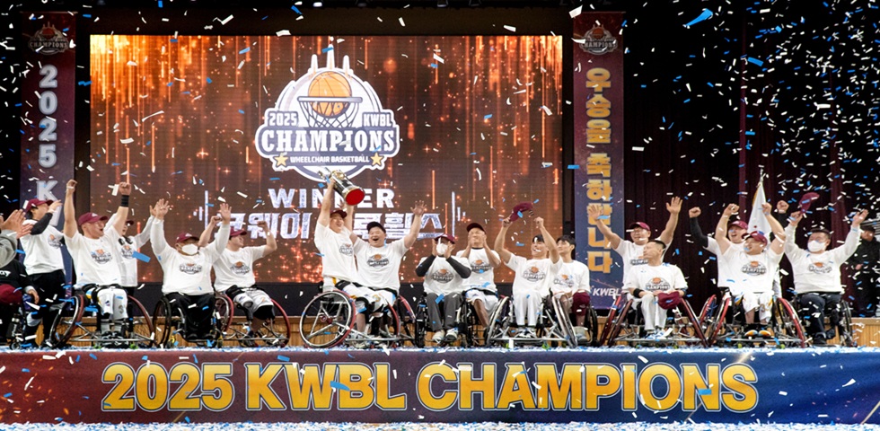 코웨이 블루휠스 김영무 감독, '2025 서울특별시 장애체육인의 밤’서 표창 수상